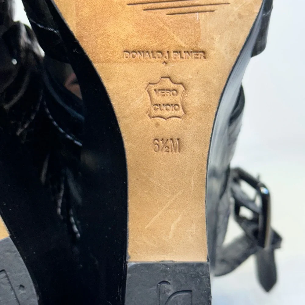 Donald J Pliner Gaia Sandals Womens 6.5M Grey Black Snakeskin Wedge Excellent
